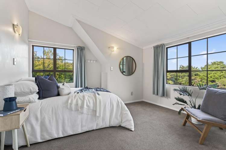 2 Memorial Drive Parahaki_18