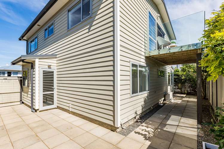 4 Marina View Paremata_21