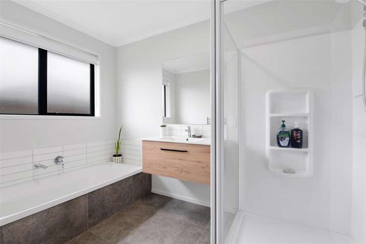 6 Kipling Crescent Owhata_11