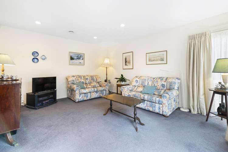 2/34 Parkhill Road Mellons Bay_11