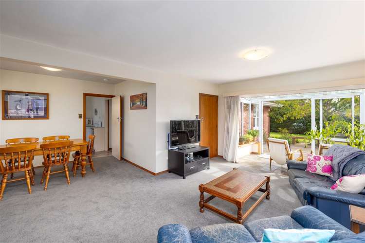 8 Torquay Place Bryndwr_8