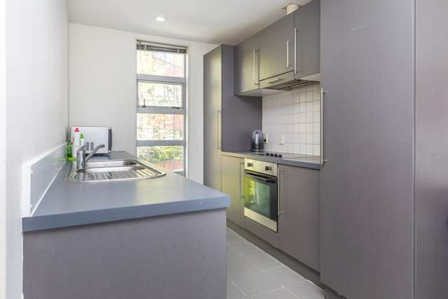 4b/22 Liverpool Street 10015_4