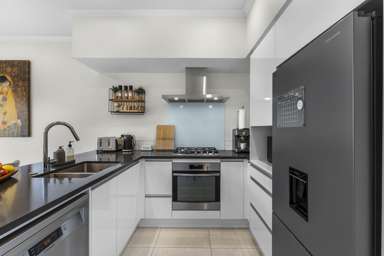10 Malcolm Calder Road_3