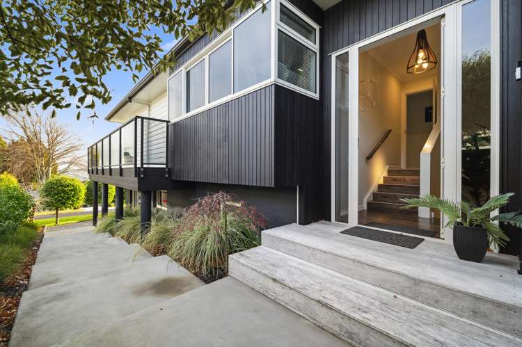 10 Crowther Terrace Waipahihi_1