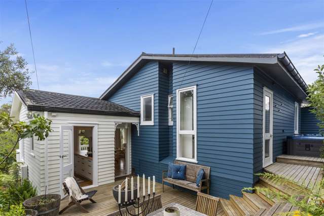 77 Taurus Crescent Beach Haven_1