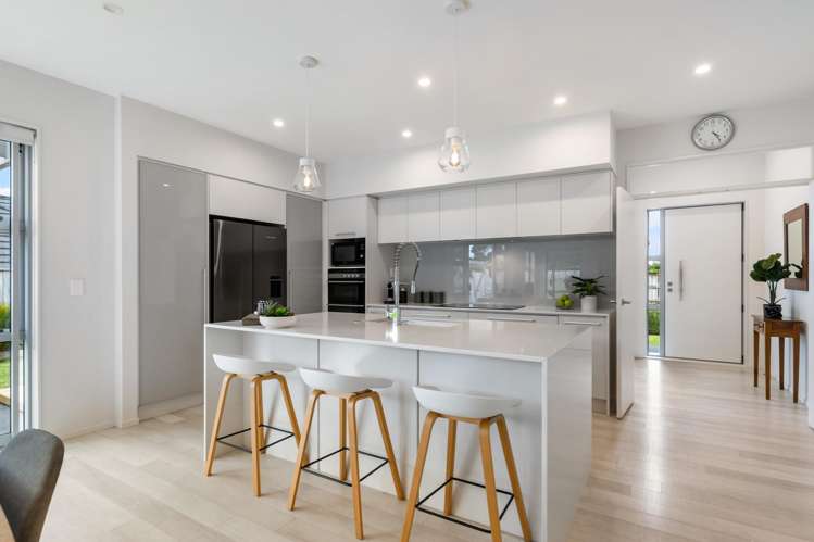 6 Kibblewhite Avenue Beachlands_2