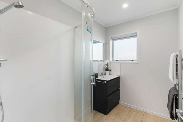 1/1 Levesque Street Birkdale_11