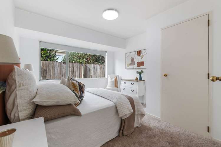 2/60 Whitford Road Northpark_17