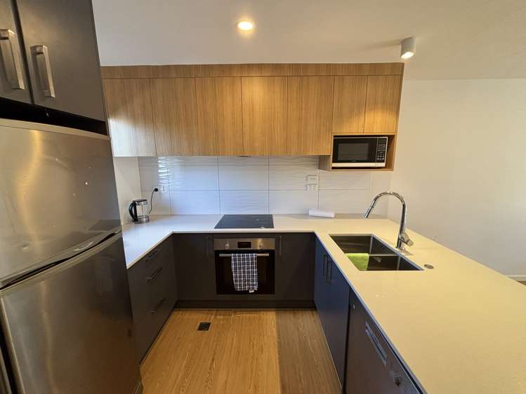 6/17 Rewarewa Road Te Atatu Peninsula_2