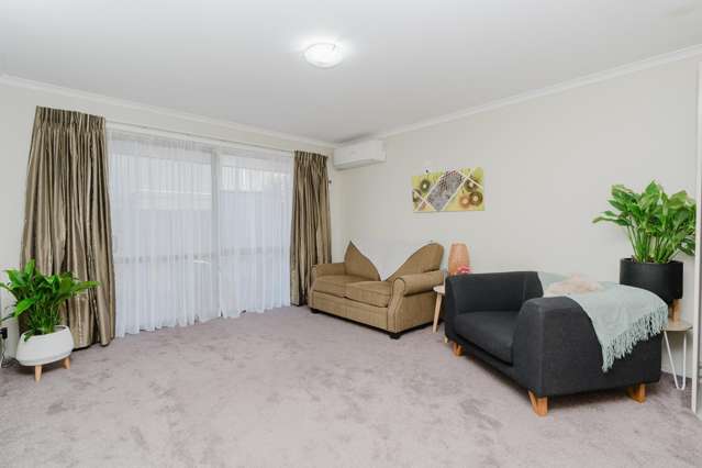 2/240 Old Farm Road Hillcrest_2