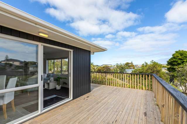 Live the Beach Dream - Space, Views & Sun