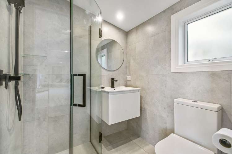 8 Rambler Crescent Beach Haven_13