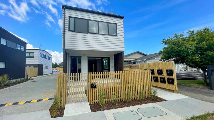 3/5 Brandon Road Glen Eden_1