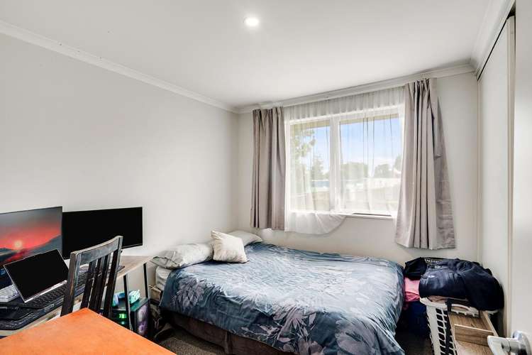 25 & 25A Paul Crescent Fairfield_23