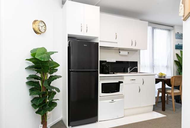 201/36 Eden Crescent City Centre_3