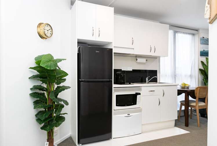 201/36 Eden Crescent_3