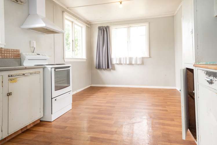 1215 Norfolk Crescent Mayfair_8