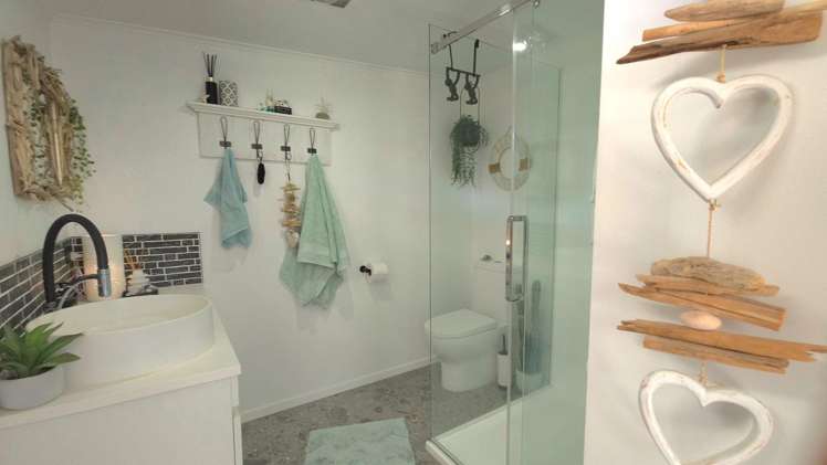 19 West Crescent Te Puru_16