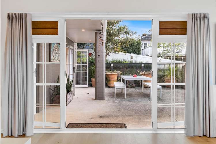 4 Gibson Place Mellons Bay_10