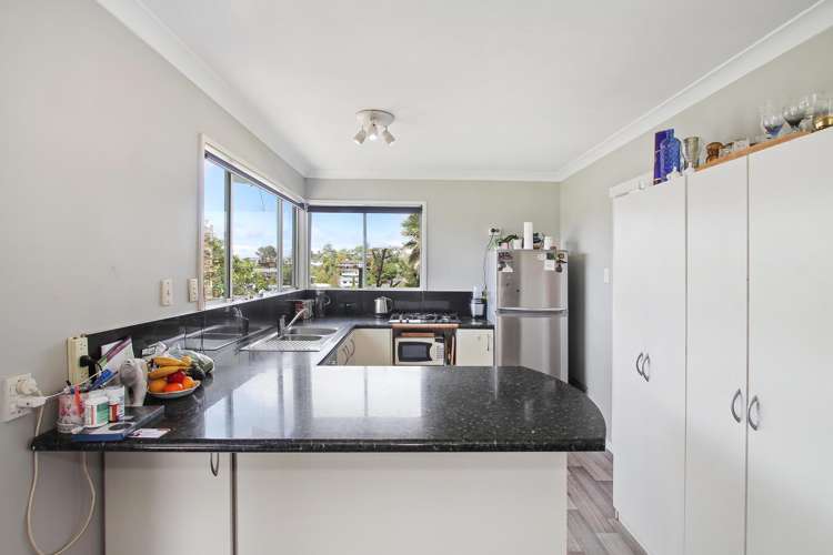 2/57 Coronation Road Hillcrest_6
