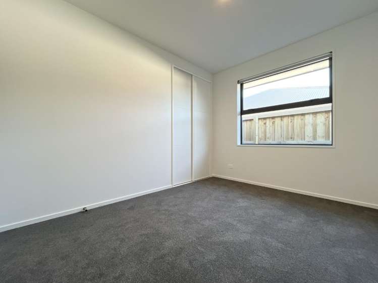 17 Silvergrass Way 11103_8