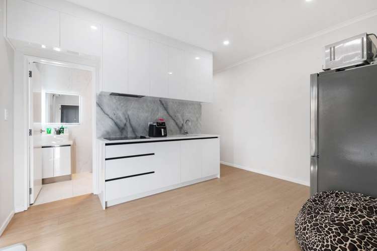 4 Koromeke Street Flat Bush_5