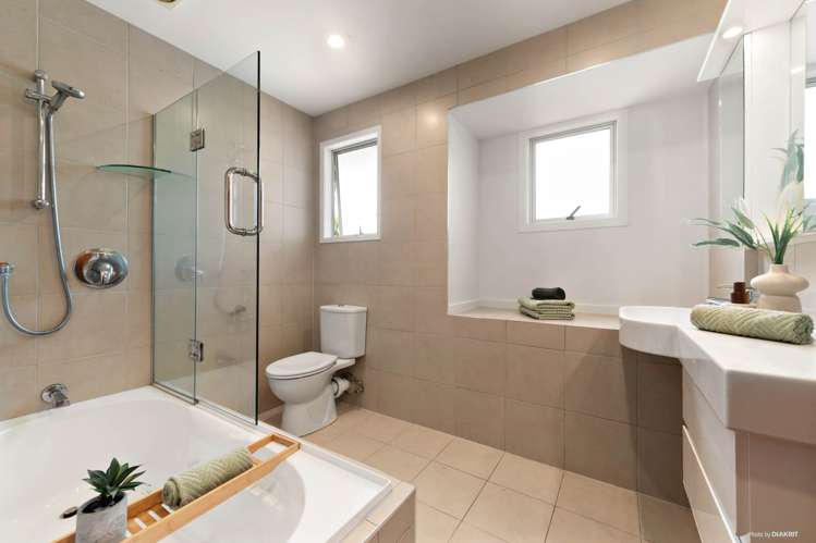 2/7 Sunburst Lane Torbay_7