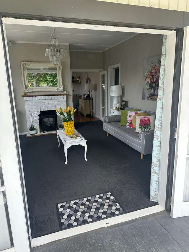 Charming 3BR Martinborough Retreat FULLY FURNISHED