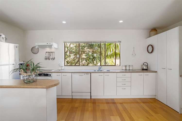 1/14 Ambrico Place New Lynn_2