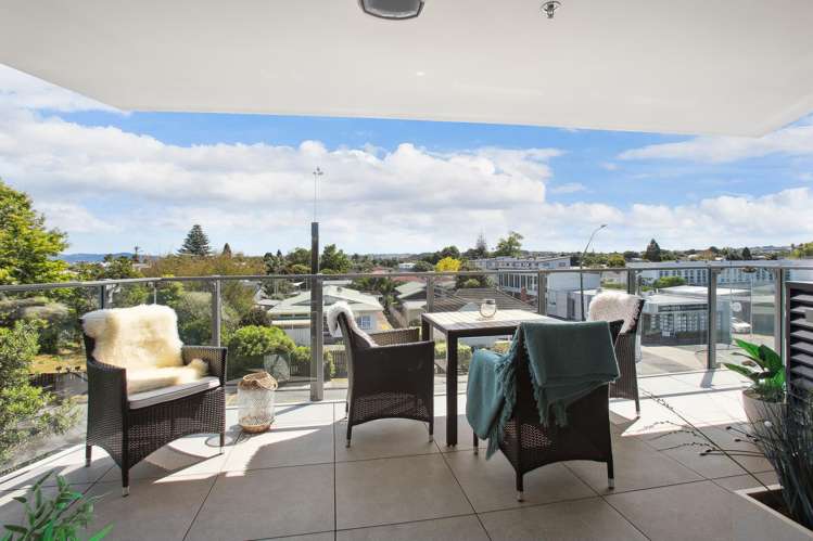 2A/84 Gunner Drive Te Atatu Peninsula_15
