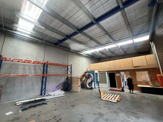 Functional warehouse option – 136sqm