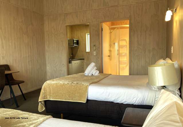 25 and 31/76 Lake Terrace Taupo_2