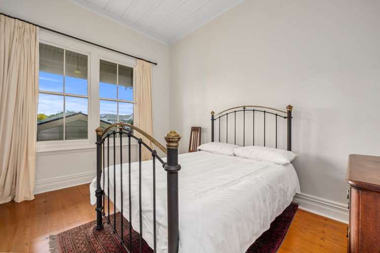 5 Shoal Bay Road Devonport_19