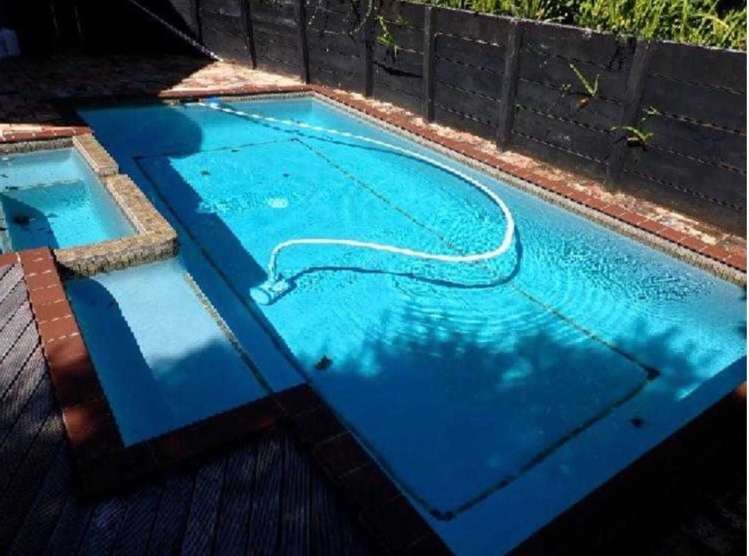 5 Colmar Road Mellons Bay_3