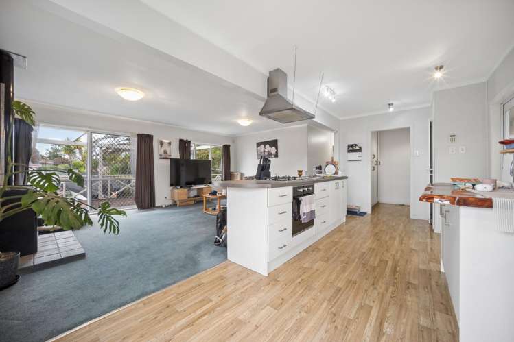 13 Gladfield Lane Te Atatu Peninsula_11