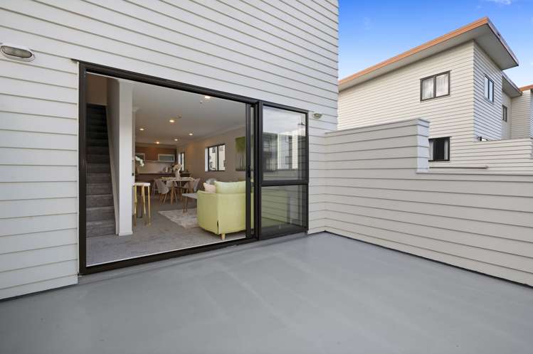 6/46 Carlos Drive Flat Bush_6