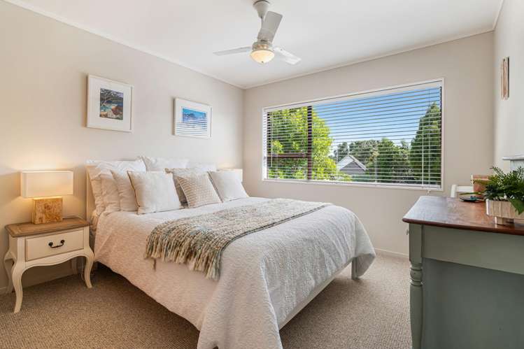 3/3 Marie Avenue Red Beach_28