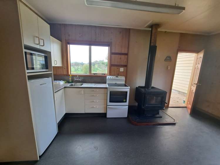 3 Stone House Road Catlins Surrounds_3