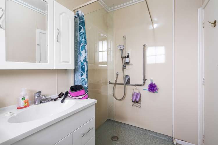 62 Saint Andrew Street Windsor_16