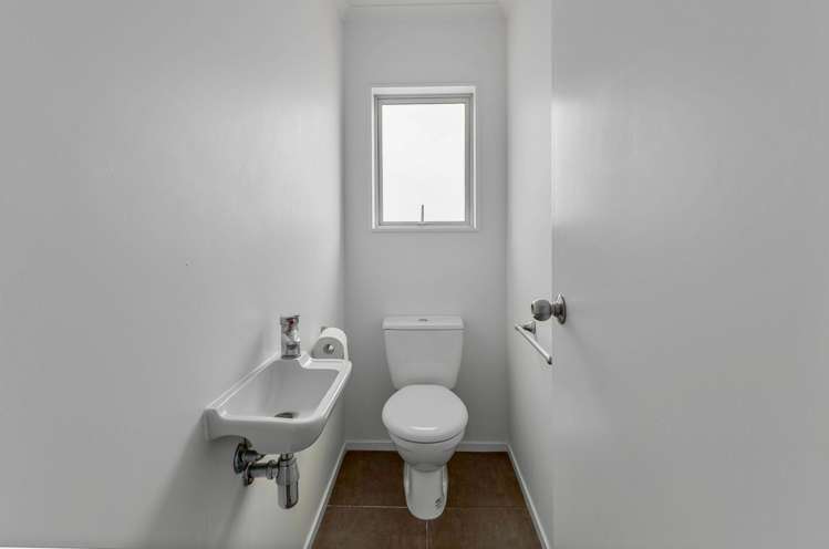 17 Carol Lee Place Albany Heights_20