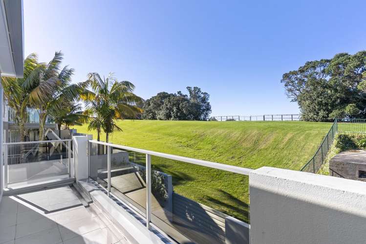 123 Beach Road Castor Bay_19