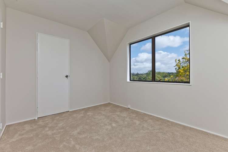 2/8 Gladstone Road Northcote_14