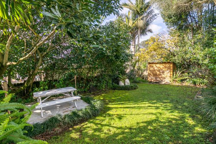 8 Challinor Crescent Mount Albert_14