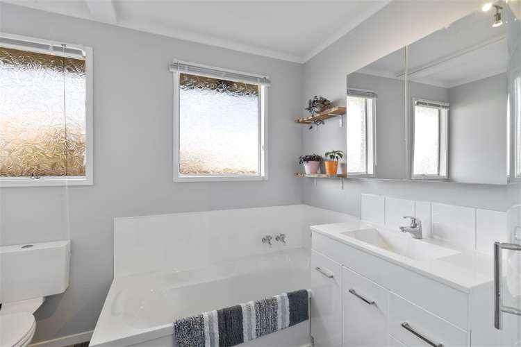 2/23 Branksome Place Parklands_7