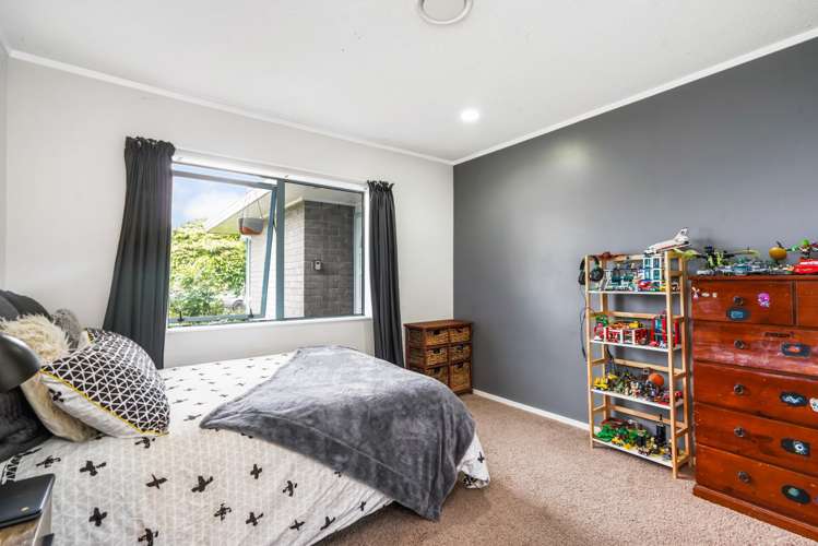 1 Caesar Roose Drive Glenview_11