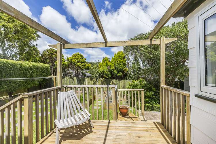 11 John Witton Drive Crofton Downs_13