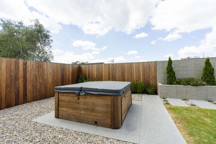 5 Bernard Street Avenues_24