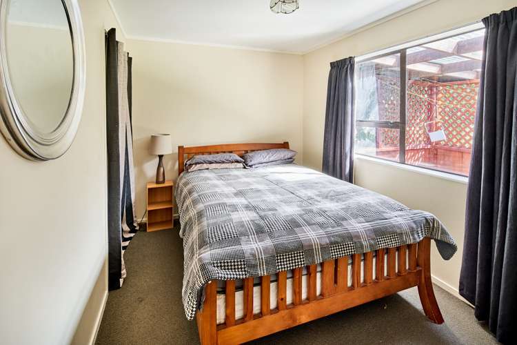 1296 Coast Road Wainuiomata Coast_15