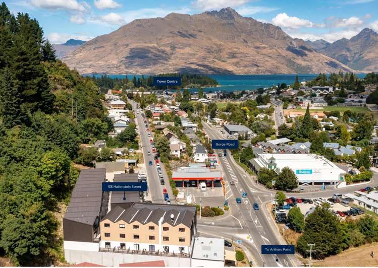 36/135 Hallenstein Street Queenstown_2