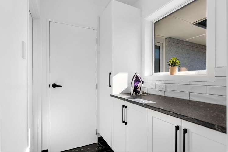 320 Memorial Avenue 1407_16